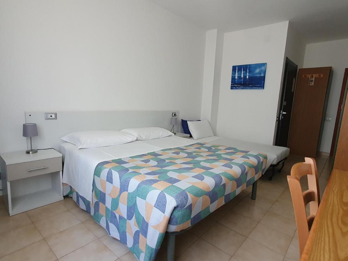 Hotel Cormorano Pedaso Bagian luar foto