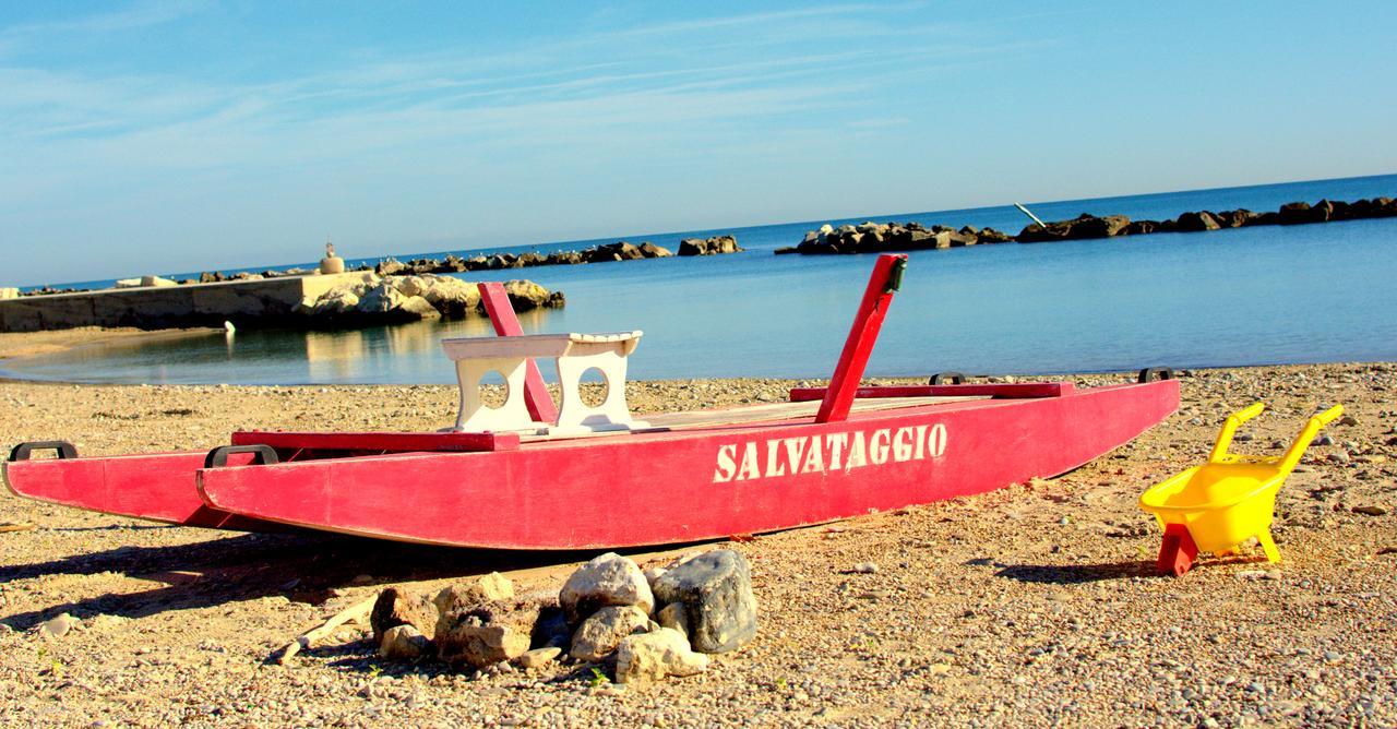 Hotel Cormorano Pedaso Bagian luar foto